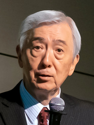 藤沼 亜起 氏